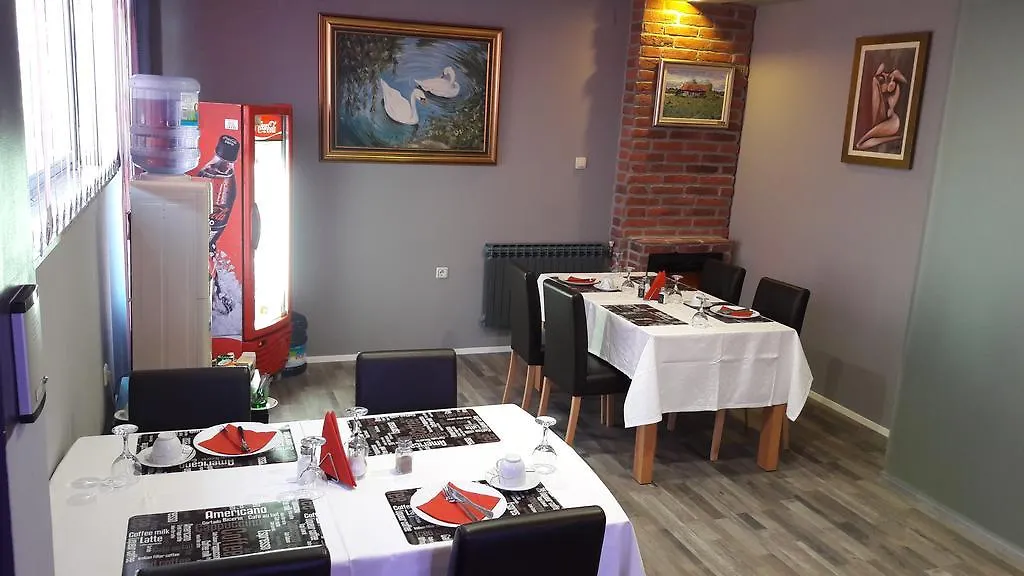 Hostel In Club-1